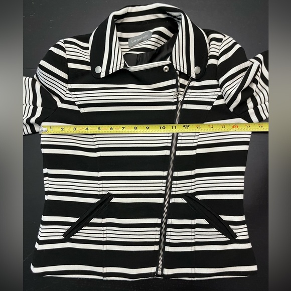 Black & White Textured Moto Zip Jacket - Picture 6 of 9